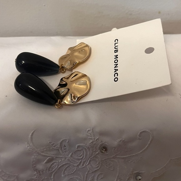 Club Monaco Tear Drop Earings New on the card!! - Picture 3 of 5